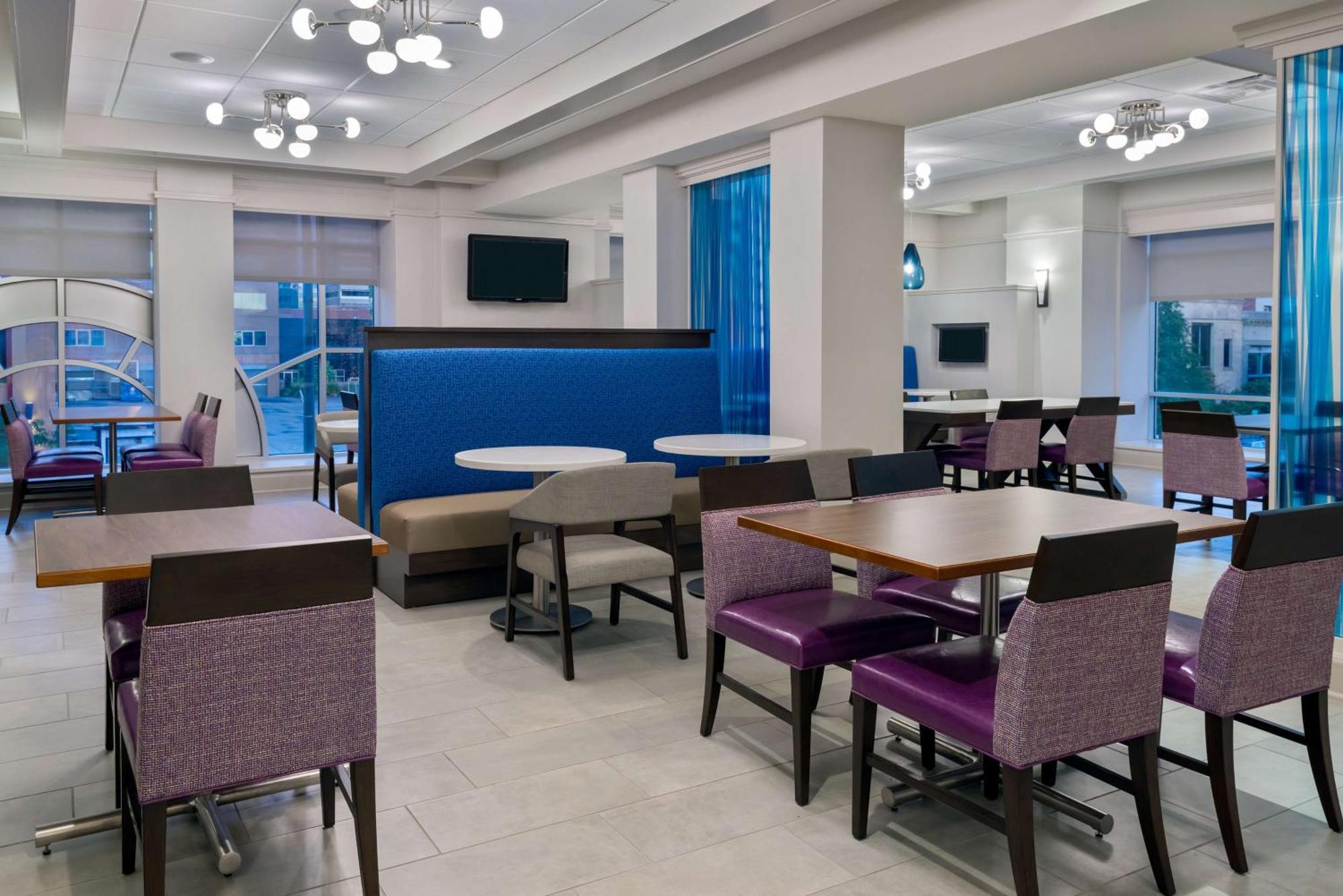 Hampton Inn & Suites Buffalo/Downtown Exterior foto